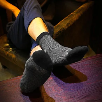 Мъжки чорапи Мода Спорт Пролет Есен Ежедневни дишащи дезодорант Чист памук среден стил класически бизнес чорапи